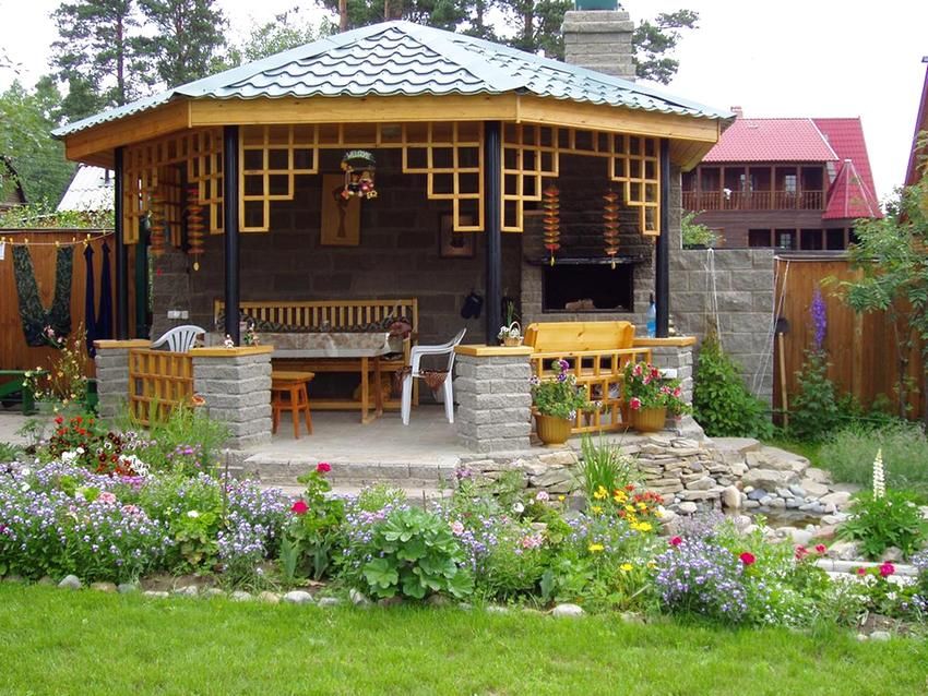 Gazebo with barbecue, barbecue and stove. We build a functional pavilion