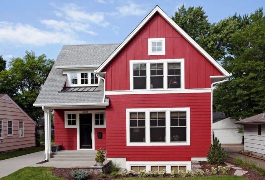 Houses covered with siding. Photo finishing options
