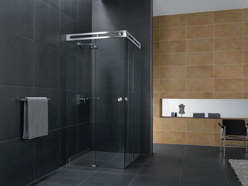 Shower screen made of glass without a pan: a comfortable solution for the bathroom