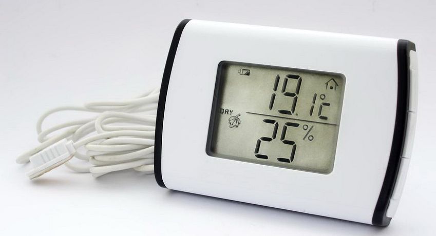 Electronic thermometer with remote sensor: features and benefits