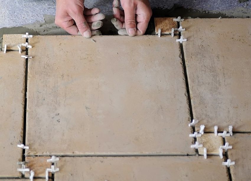 How to lay tiles on the floor: ways of laying and technology features