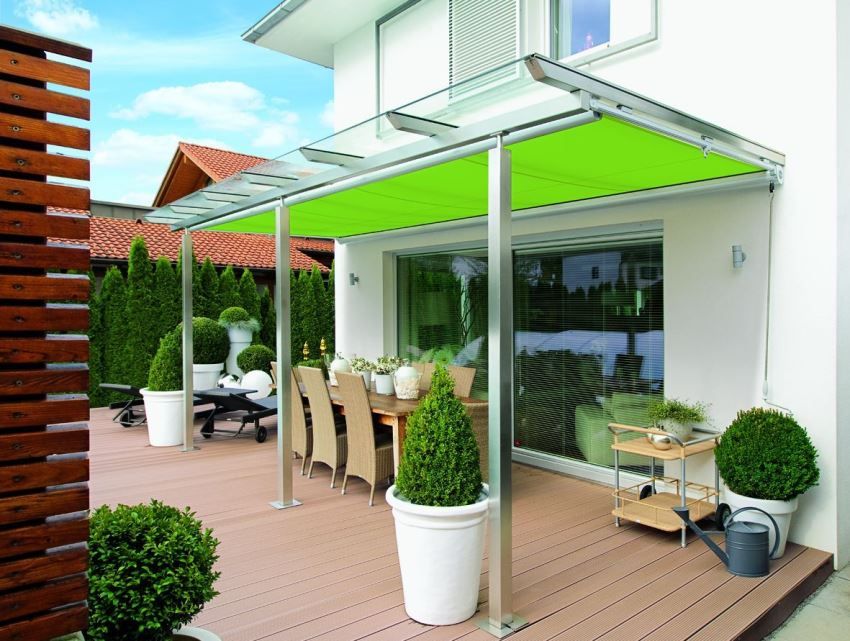 Visor over the porch of polycarbonate. Photos and design features
