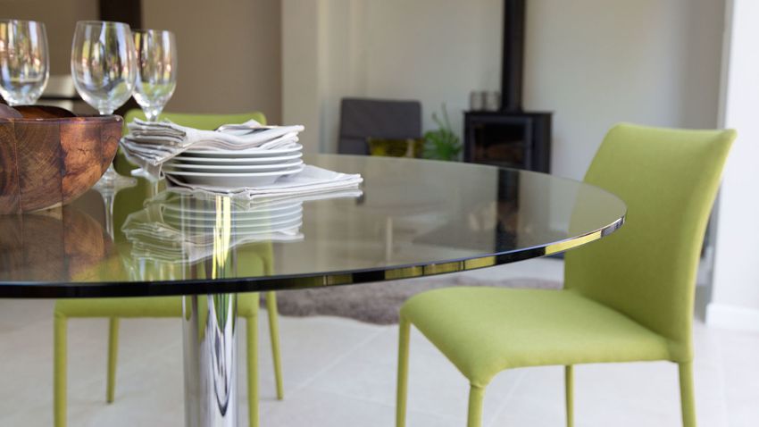 Kitchen table glass: stylish design for any interior