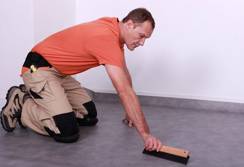 The floor under the linoleum on the concrete floor: preparation and laying