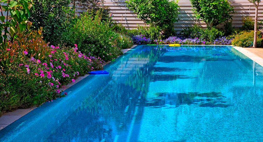 PVC film for the pool: selection criteria and features of mounting material