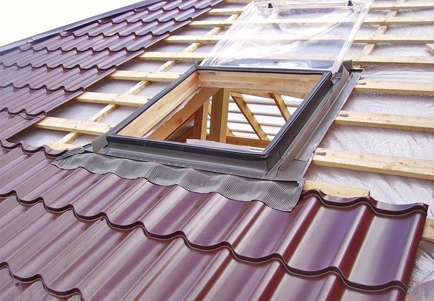 Sizes of sheet metal roofing: price and selection parameters, installation of material
