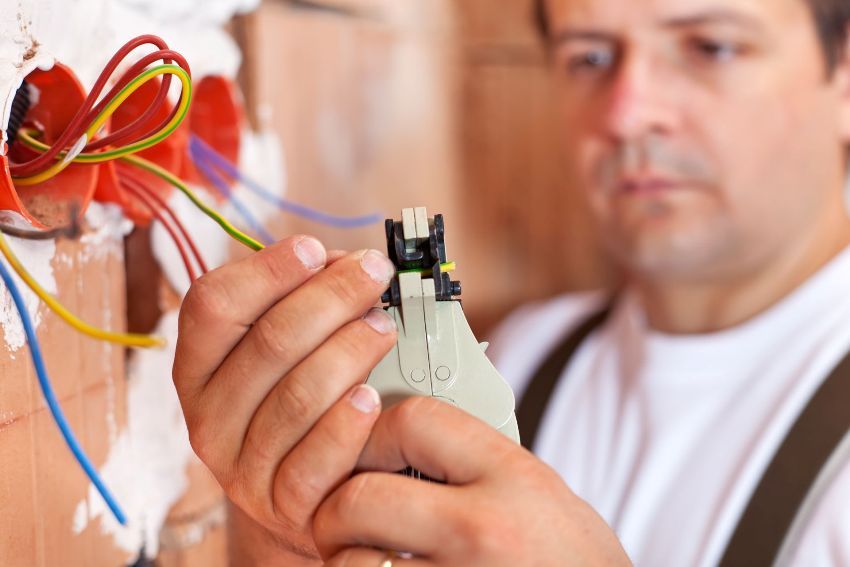 Socket: how to connect electrical fittings without the help of a specialist