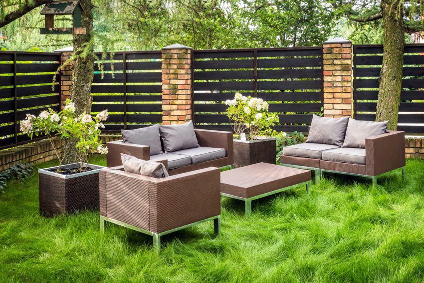 Garden furniture made of artificial rattan: how to make the right choice