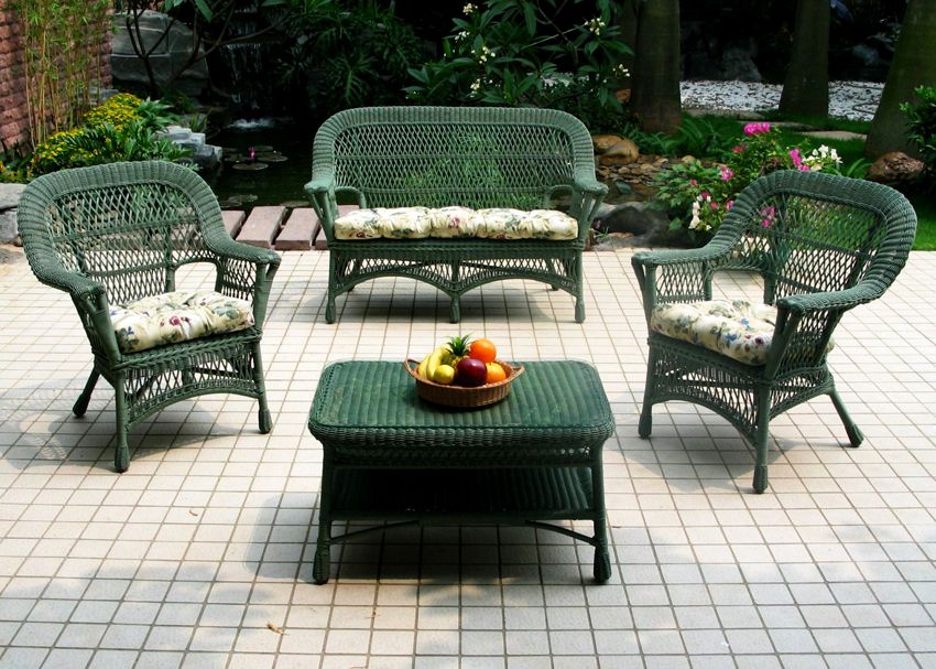 Garden furniture made of artificial rattan: how to make the right choice