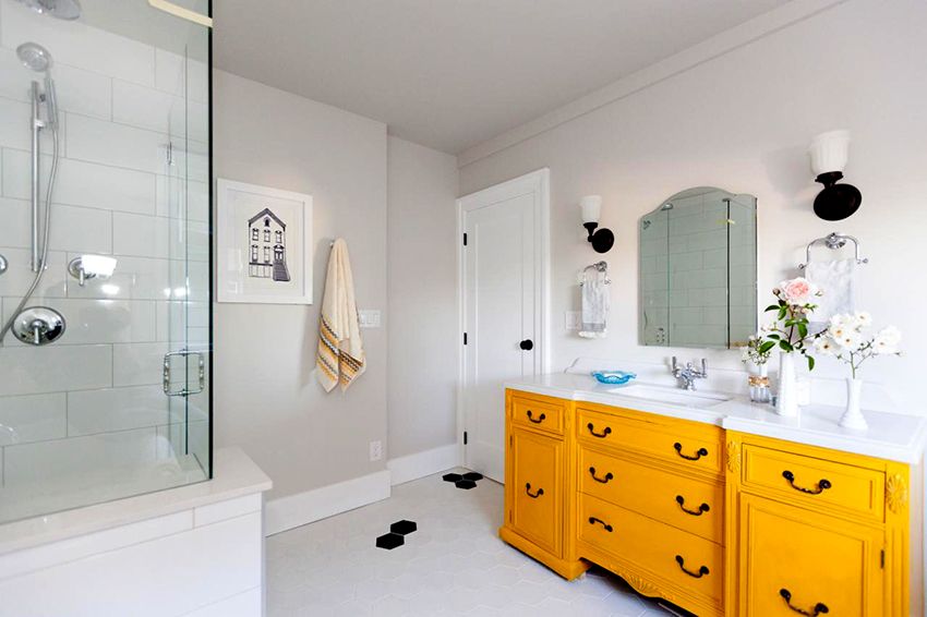 Glass doors for a shower: a pledge of coziness, comfort and beauty