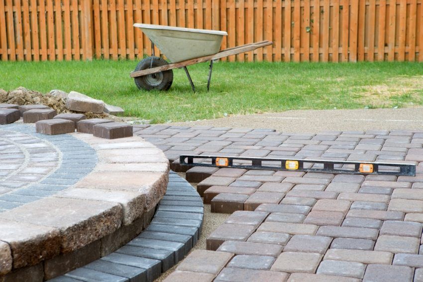 Laying pavers do it yourself: step-by-step instructions for paving paths
