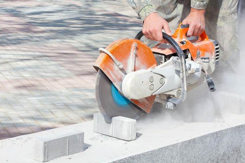 Laying paving slabs on a concrete base: theory and practical advice