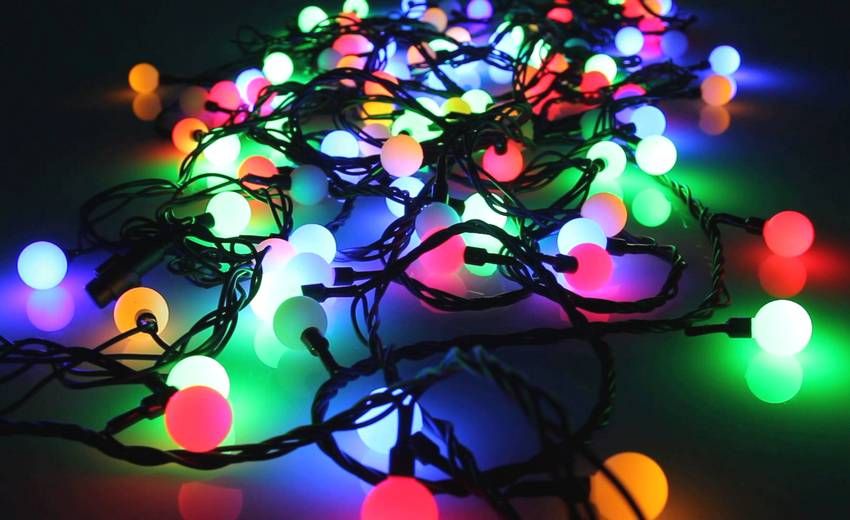 Street LED garlands: frost-resistant and moisture resistant decorations