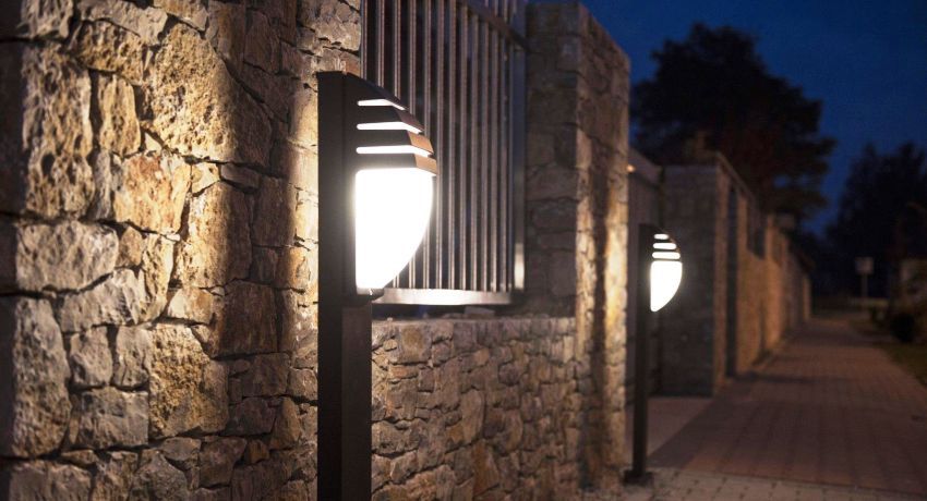 Outdoor LED lamps on poles: durability and efficiency