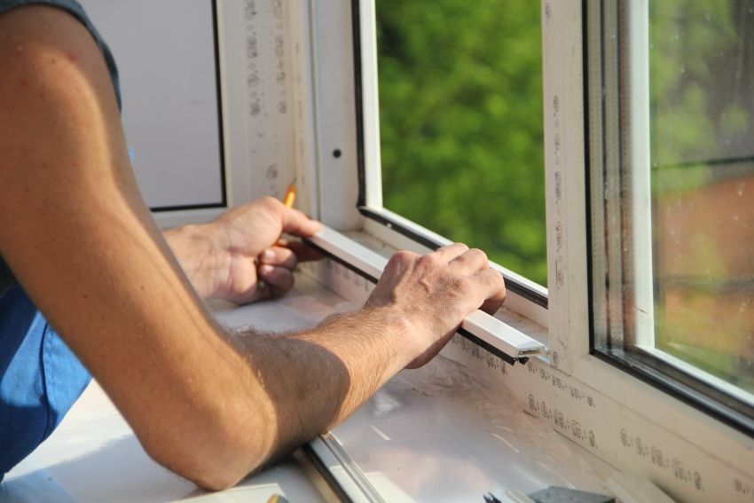 Sealant for plastic windows: types, characteristics and features of replacement