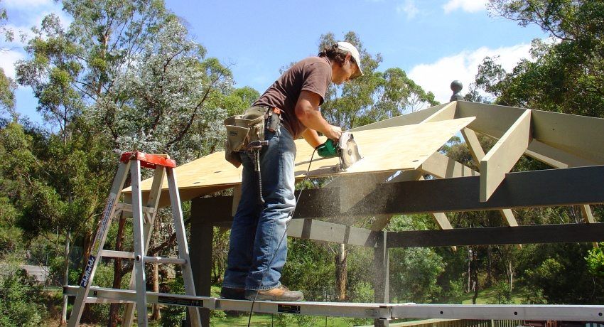 Arbor with the hands of wood: we build a lightweight construction step by step