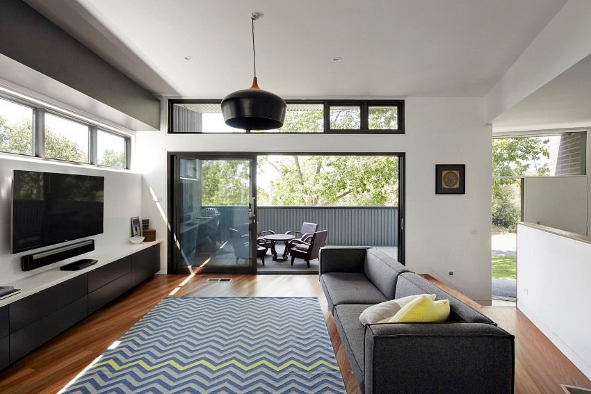 Glass sliding doors: an ultra-modern way of interior zoning
