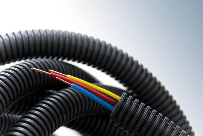 Corrugated cable: the best solution for insulated installation of electrical networks