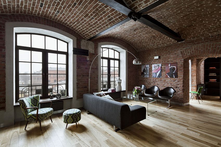 Loft-style living room: a spectacular spacious room with minimal decoration