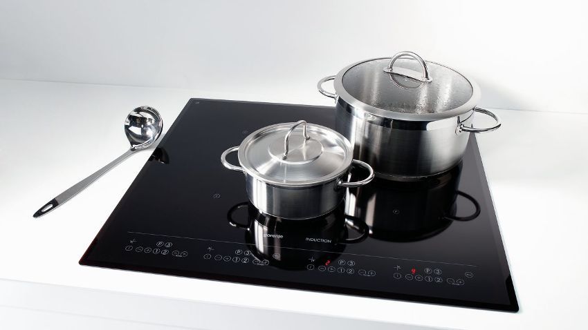 Induction hob: the pros and cons of an innovative hob