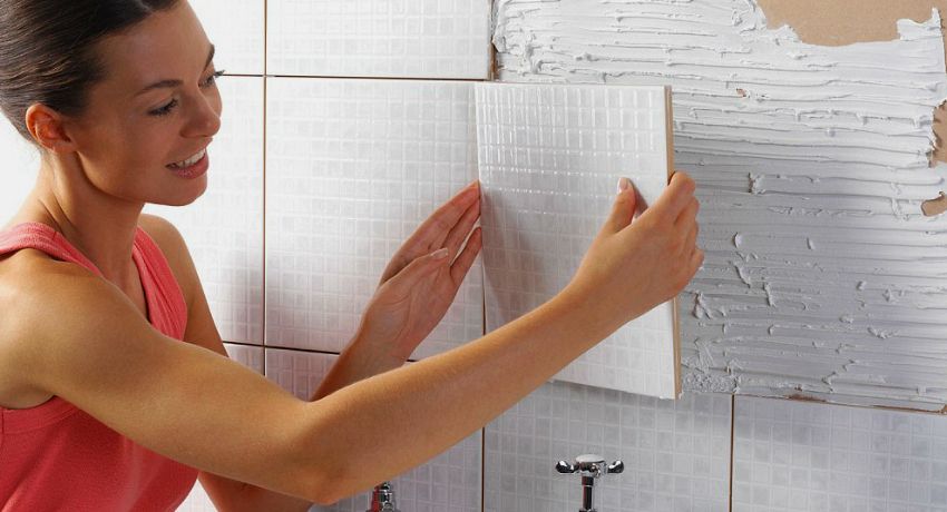 How to put a tile in the bathroom: all the stages and subtleties facing the surfaces