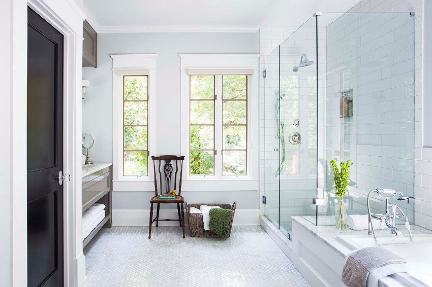 How to choose a beautiful and practical door to the bathroom and toilet