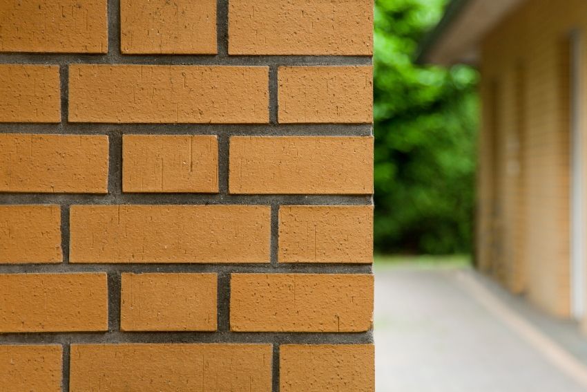 Clinker brick for the facade: reliable and presentable building design