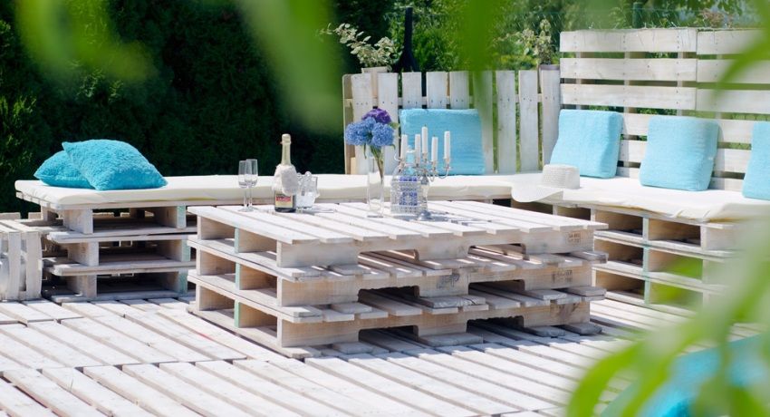 Beautiful garden furniture set of wooden pallets