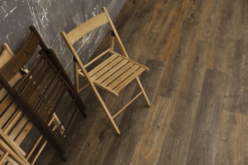 Laminate or linoleum: what better to use for flooring