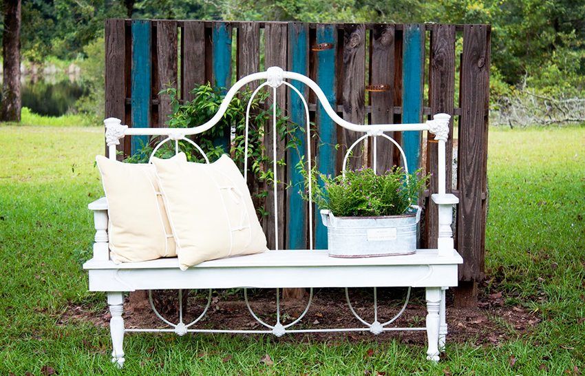 Do-it-yourself metal garden benches: drawings and photo designs
