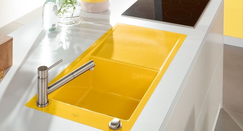 Sink for kitchen from an artificial stone: characteristics, features of the choice and leaving