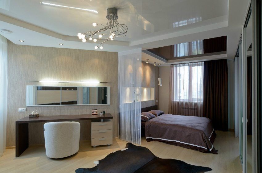 Stretch ceilings for the bedroom. Photo options. The choice of lighting