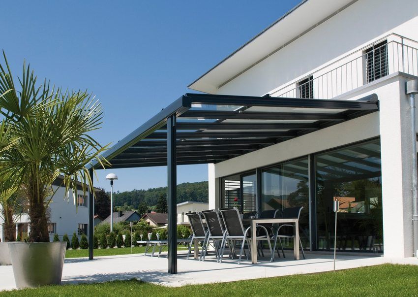 Polycarbonate sheds to a private house do it yourself: photos of modern hanging structures