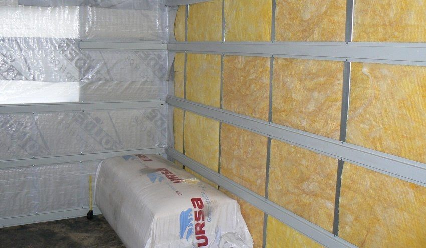 Vapor barrier for the walls of a wooden house: materials and installation features
