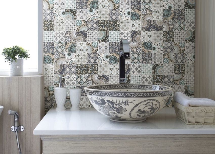 Mosaic tile for the bathroom: varieties, design choices and styling
