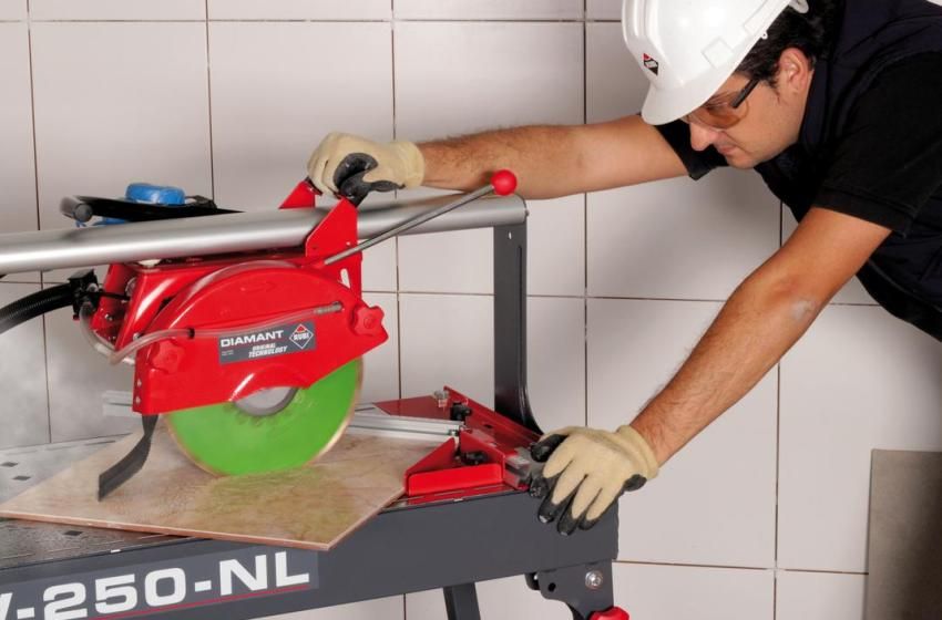 Water cooled electric tile cutter: tips for choosing