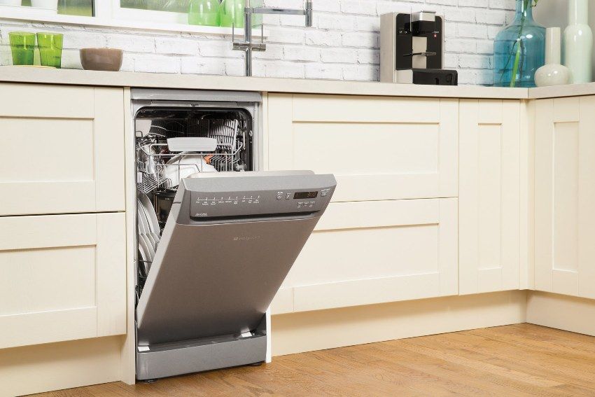 Dishwasher sizes: freestanding, compact and recessed models