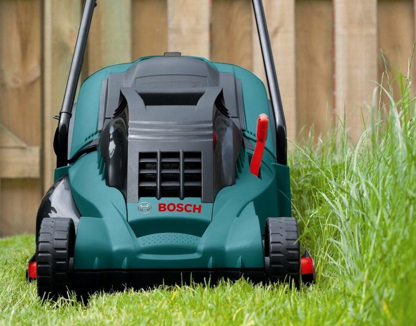 Rating of the best models of electric lawn mowers