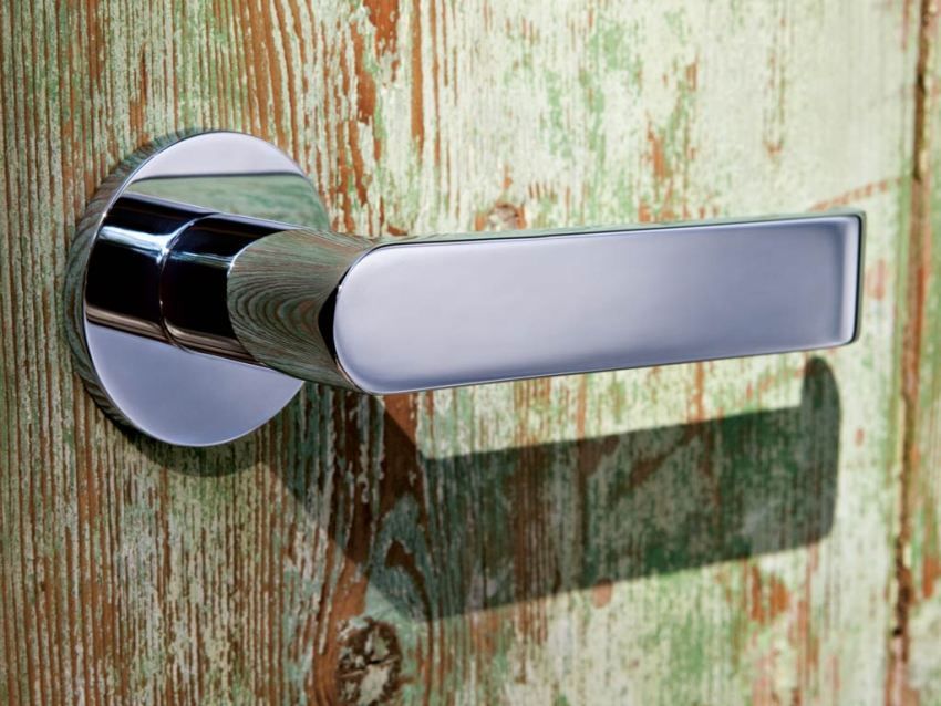 Handles for interior doors: characteristics and types of products