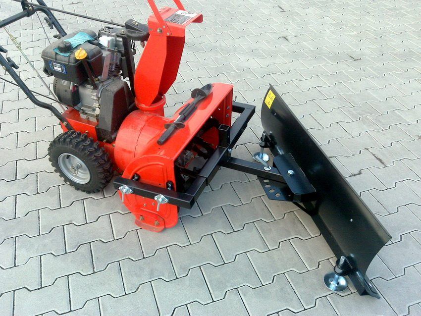 Snow blower for motoblock: the principle of operation and the basics of self-assembly
