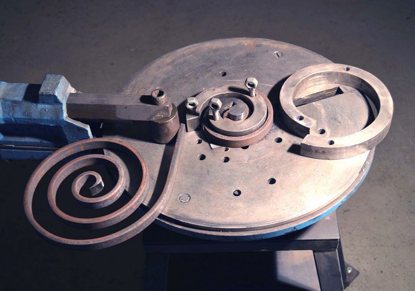 Cold forging machines: how to create artistic elements from metal