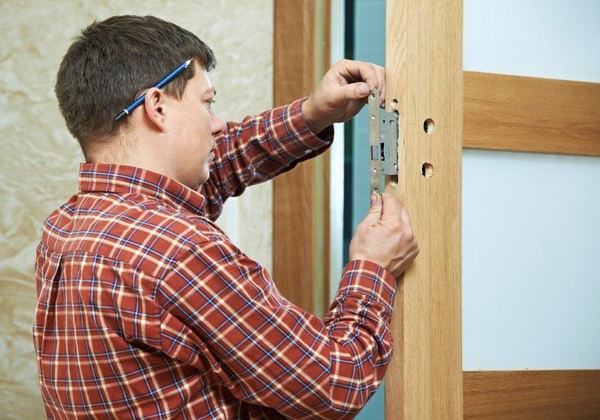 Installation of interior doors with their own hands. Watch the video: from A to Z