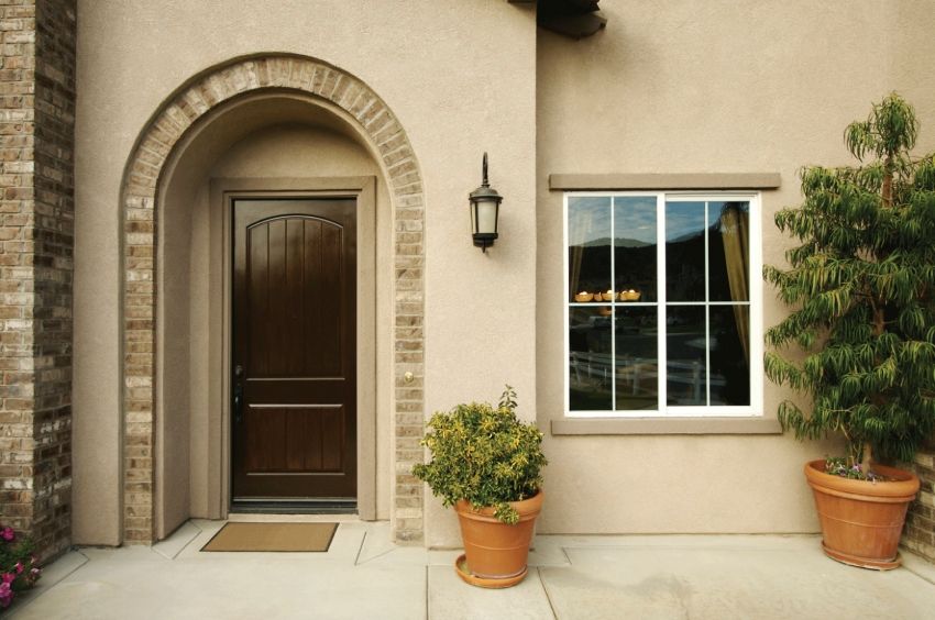 Front door with a thermal break and its technical characteristics