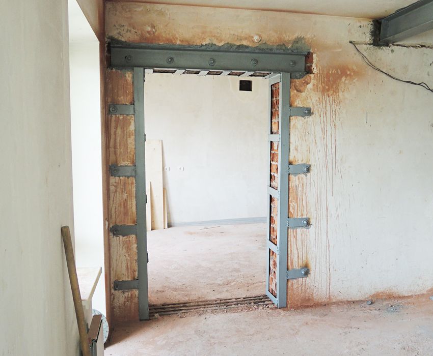 Entrance door: installation of metal and wood structures