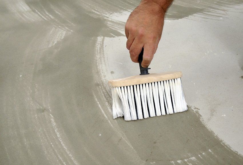 Leveling the floor with a self-leveling mixture: process technology, types of mixtures