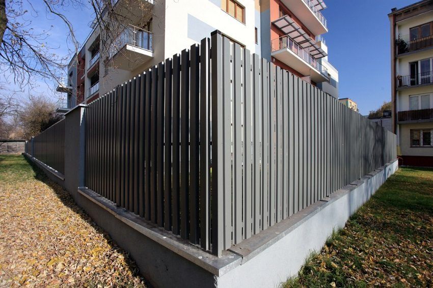 Metal fence fence: photos of neat fences