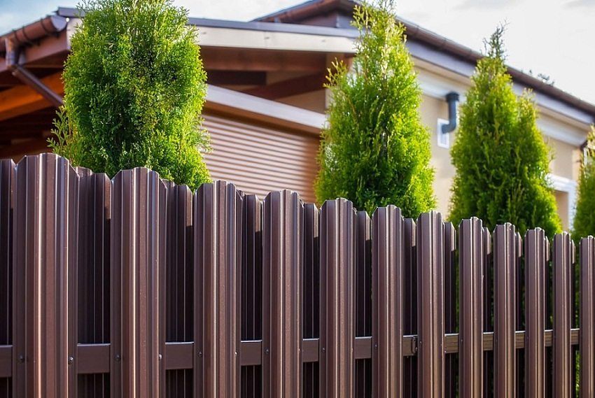 Metal fence fence: photos of neat fences