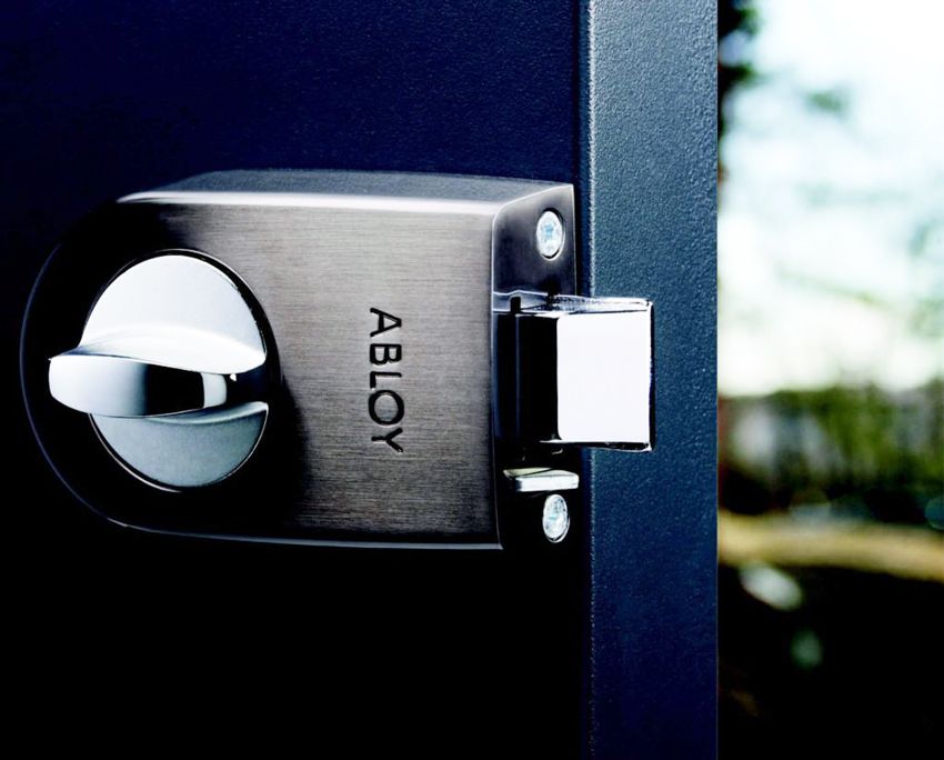 Lock for a metal door: the choice of a reliable device to protect the home