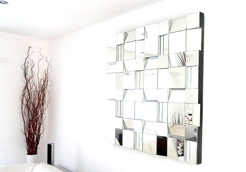 Mirror tile with fatsety: an unusual transformation of the interior