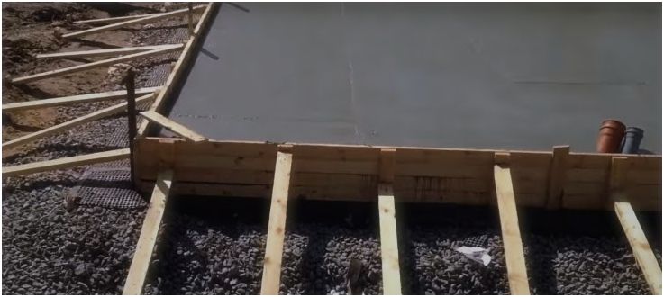 pouring the foundation with concrete